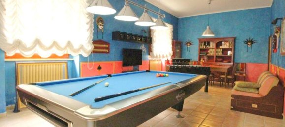 8 rooms House in Termoli, Italy No. 142425 8