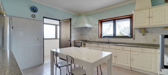 4 bedrooms House in Oliveirinha, Portugal No. 180948 3