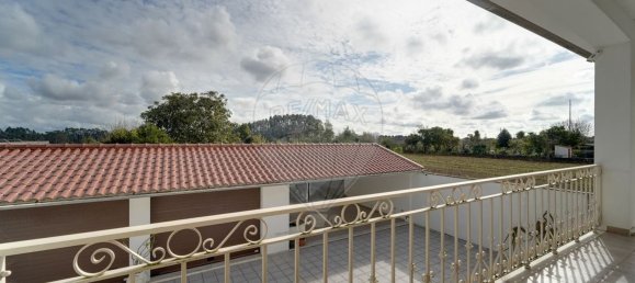 4 bedrooms House in Oliveirinha, Portugal No. 180948 38