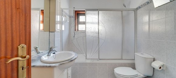 4 bedrooms House in Oliveirinha, Portugal No. 180948 26