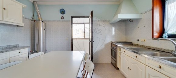 4 bedrooms House in Oliveirinha, Portugal No. 180948 5