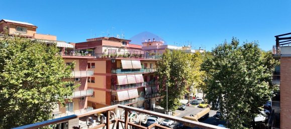 3 rooms Apartment in Pomezia, Italy No. 270276 9