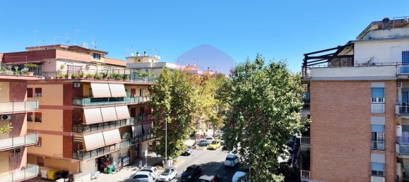 3 rooms Apartment in Pomezia, Italy No. 270276 8