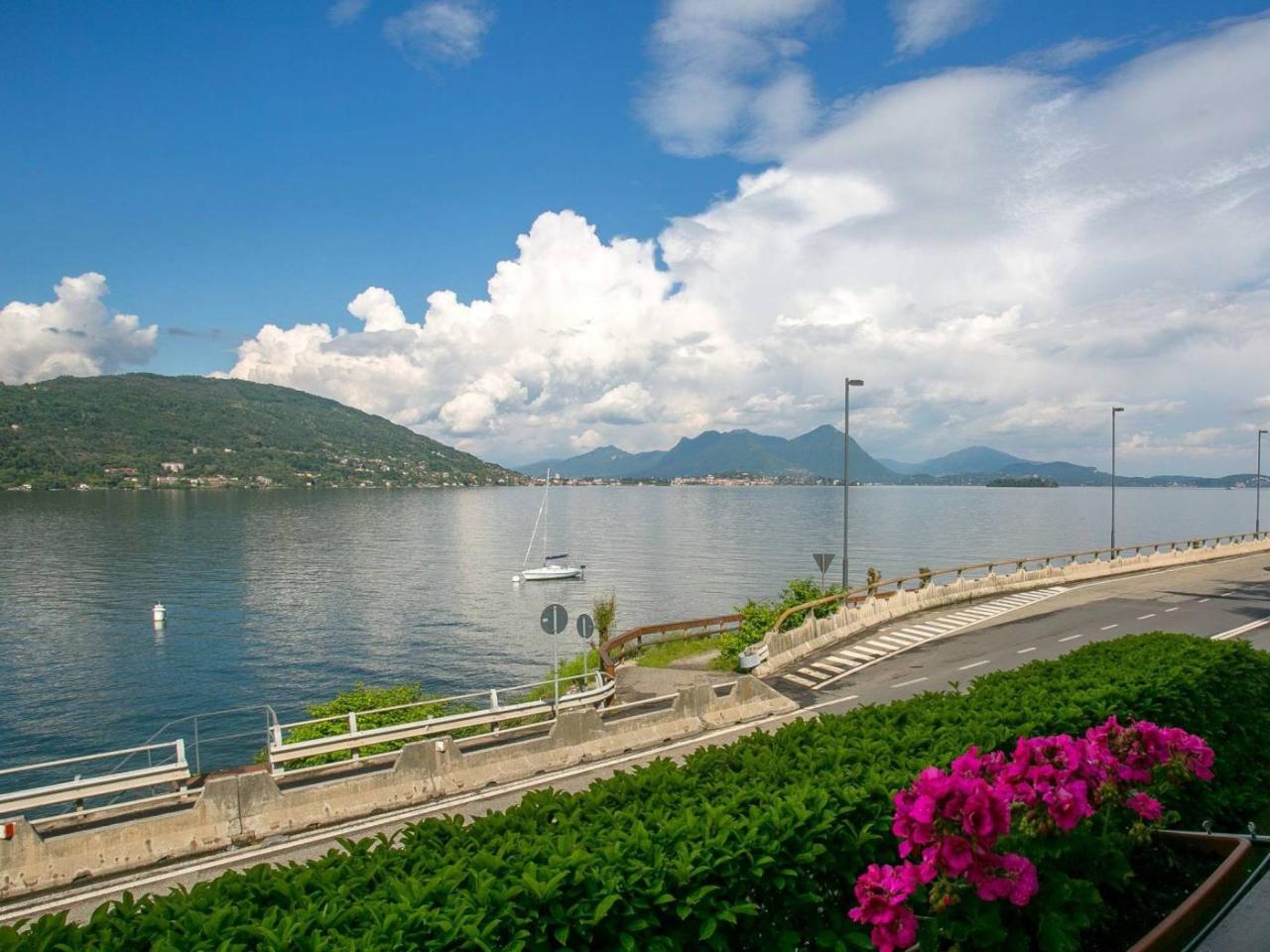 Apartamento de 2 habitaciónes en Baveno, Italy No. 38773