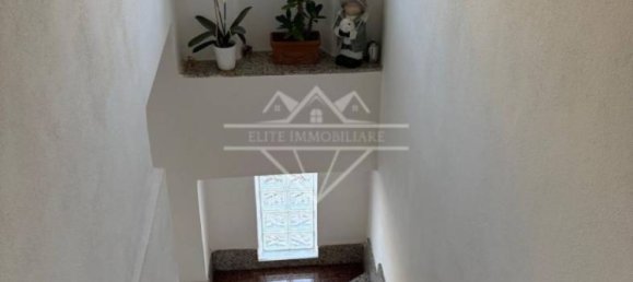 3 bedrooms House in Carrara, Italy No. 355294 13