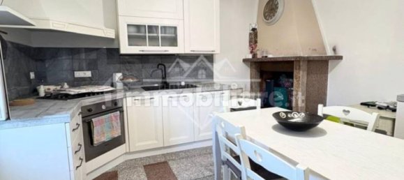 3 bedrooms House in Carrara, Italy No. 355294 5