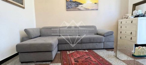 3 bedrooms House in Carrara, Italy No. 355294 3