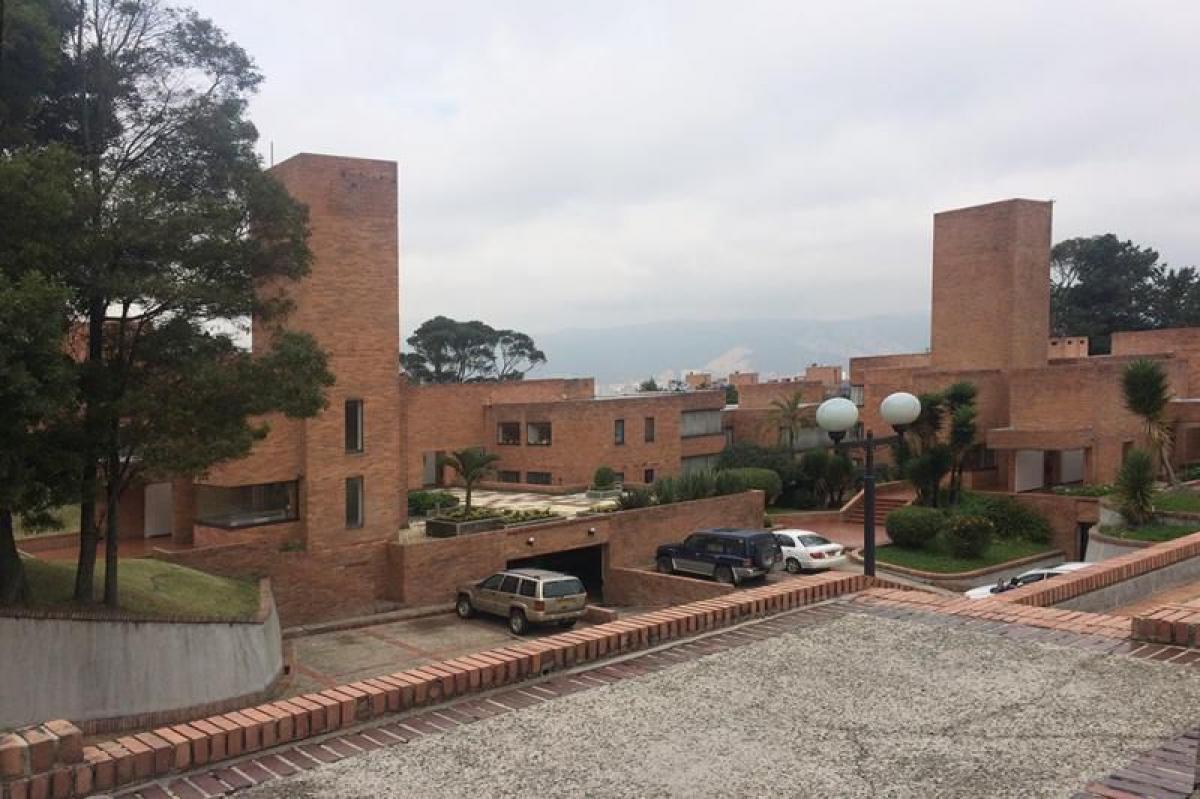 3 bedrooms House in Bogota, Colombia No. 12104