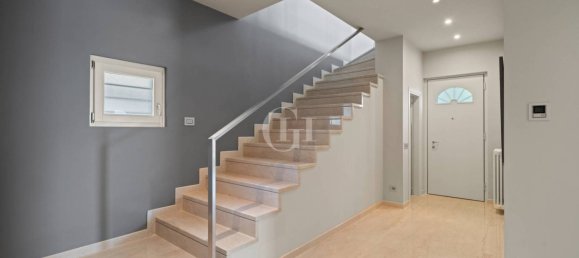 4 bedrooms Villa in Bardolino, Italy No. 321496 16