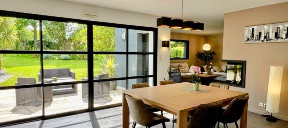 5 bedrooms House in Chateaubourg, France No. 332022 2