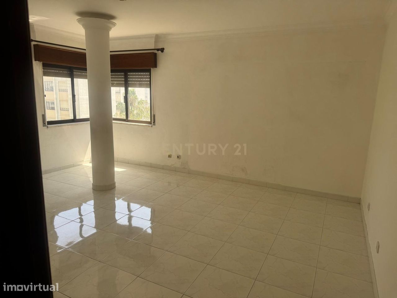 2 bedrooms Apartment in Rio de Mouro, Portugal No. 243745