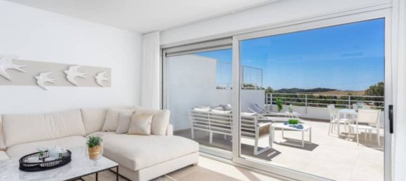 3 bedrooms Townhouse in Estepona, Spain No. 2472 6