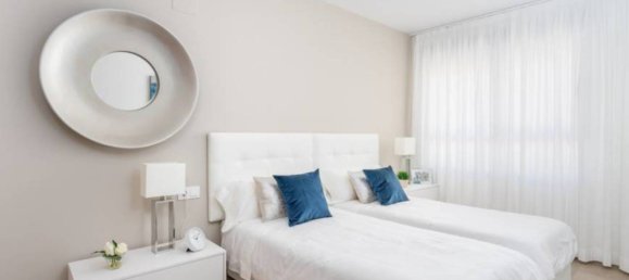 3 bedrooms Townhouse in Estepona, Spain No. 2472 13