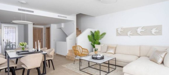 3 bedrooms Townhouse in Estepona, Spain No. 2472 8