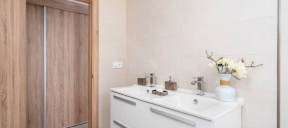 3 bedrooms Townhouse in Estepona, Spain No. 2472 16