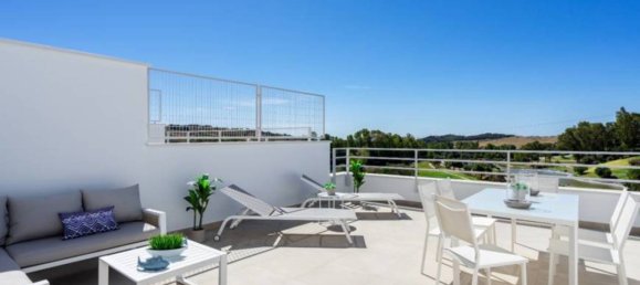 3 bedrooms Townhouse in Estepona, Spain No. 2472 5