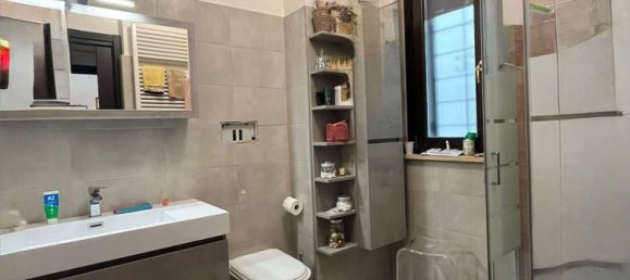 2 rooms Apartment in Rome, Italy No. 302719 8