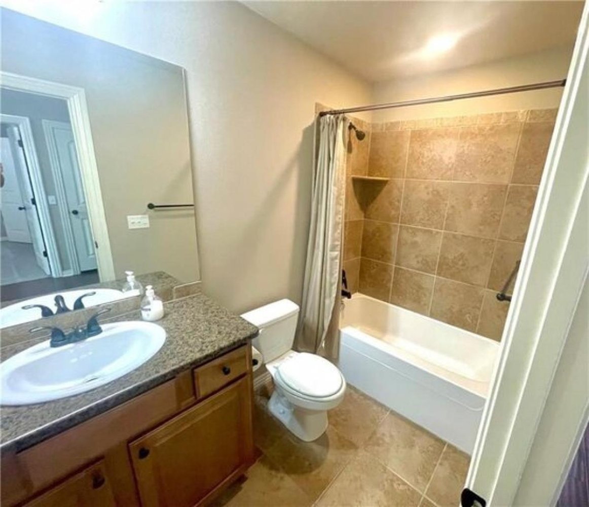 3 bedrooms House in Lowell, USA No. 388499