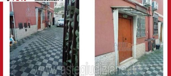 5 bedrooms Apartment in Rome, Italy No. 330788 16