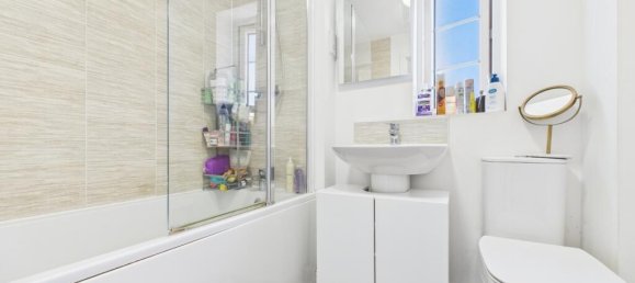 2 bedrooms House in Bordon, United Kingdom No. 13821 14