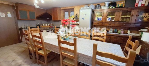 4 غرف نوم فيلا في Solbiate con Cagno, Italy رقم 270412 39