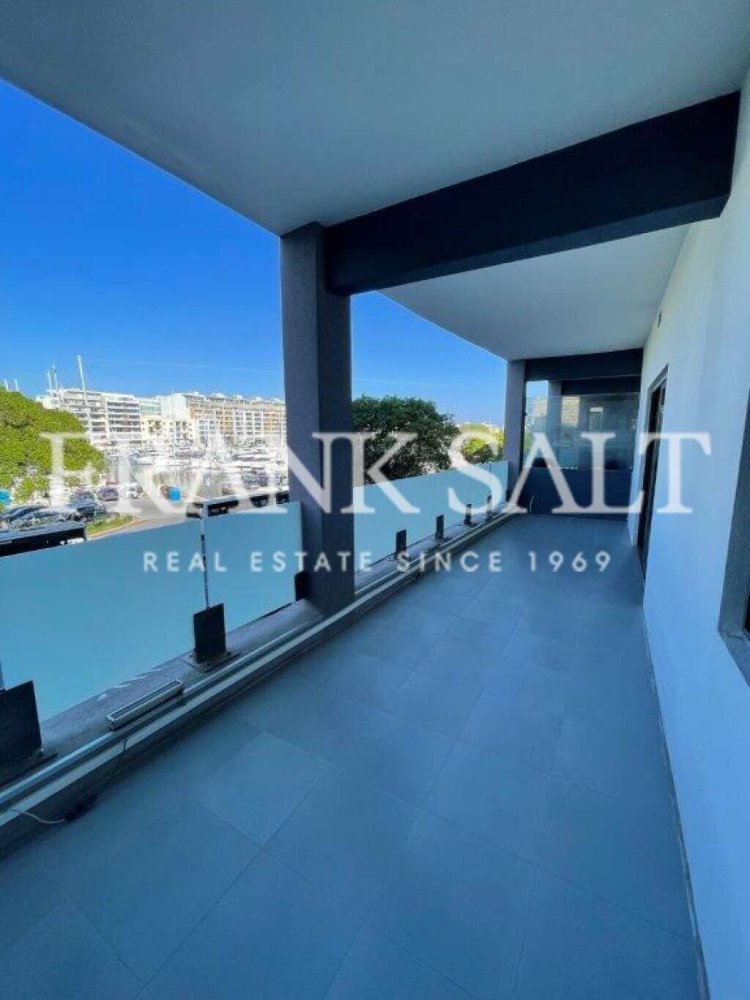 185m² Office in Pieta, Malta No. 12803