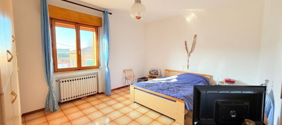 4 rooms House in Argenta, Italy No. 100871 10