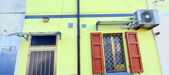4 rooms House in Argenta, Italy No. 100871 2