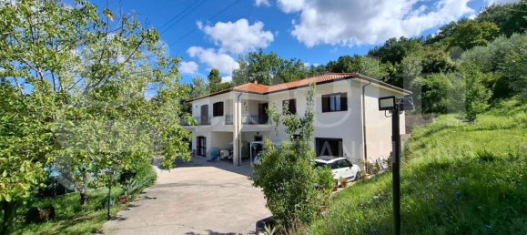 4 Schlafzimmer Villa in Sora, Italy, Nr. 289074 3