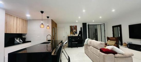 Apartamento de 3 dormitorios en Badalona, Spain No. 136357 5