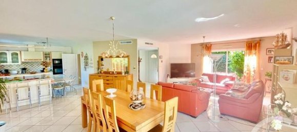 4 bedrooms House in Morlaas, France No. 309177 8