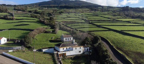 4 bedrooms House in Angra do Heroismo, Portugal No. 45322 4