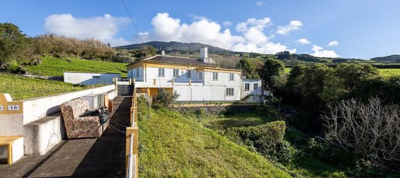 4 bedrooms House in Angra do Heroismo, Portugal No. 45322 5