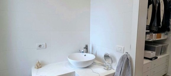 4 bedrooms Villa in Volla, Italy No. 326315 17