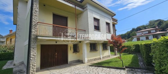 4-salle Villa à Calco, Italy No. 289962 3