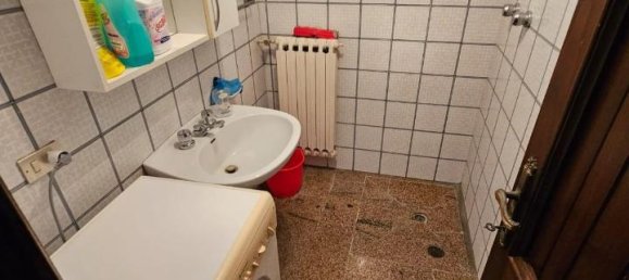 8 rooms Villa in Carrara, Italy No. 111844 5