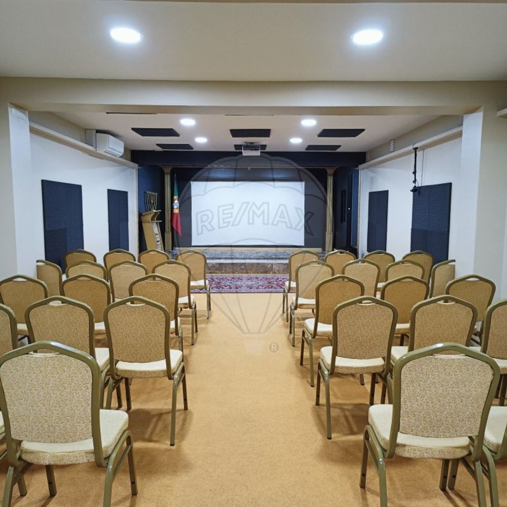 Oficina en Amadora, Portugal 235 m² No. 72500