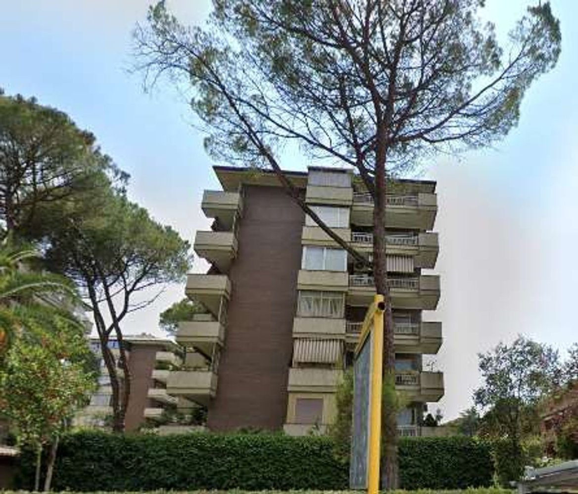 8 bedrooms Apartment in Rome, Italy No. 359817