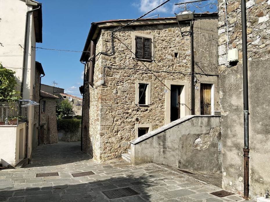 2 bedrooms House in Castiglione d'Orcia, Italy No. 298595