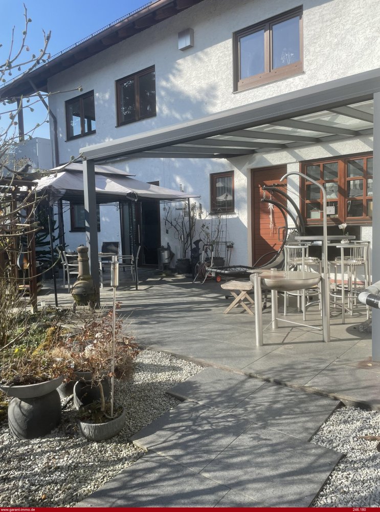 Edificio de 6 habitaciónes en Goppingen, Germany No. 3857