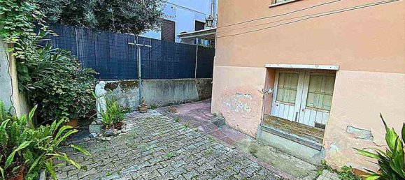 2 bedrooms Apartment in Cecina, Italy No. 114051 17
