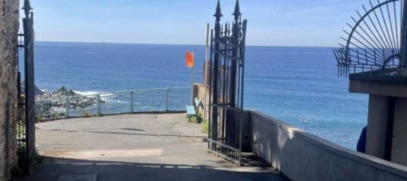 1 bedroom Apartment in Genoa, Italy No. 295354 2