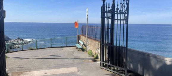 1 bedroom Apartment in Genoa, Italy No. 295354 8