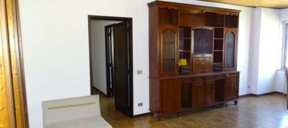 3 Schlafzimmer Wohnung in Maleo, Italy, Nr. 373829 8
