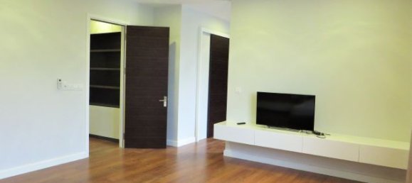 3 bedrooms Villa in Long Bien, Vietnam No. 3656 10