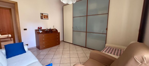 3 bedrooms Apartment in Naples, Italy No. 313999 8