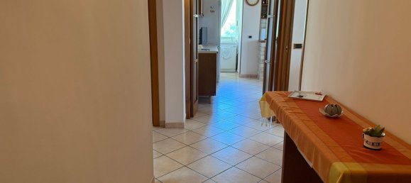 3 bedrooms Apartment in Naples, Italy No. 313999 2