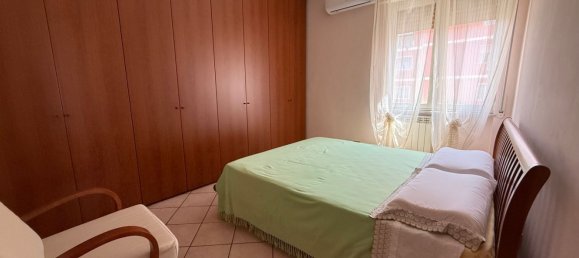 3 bedrooms Apartment in Naples, Italy No. 313999 4