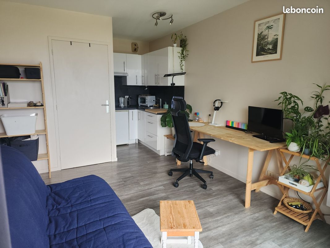 Studio in La Rochelle, France No. 319840