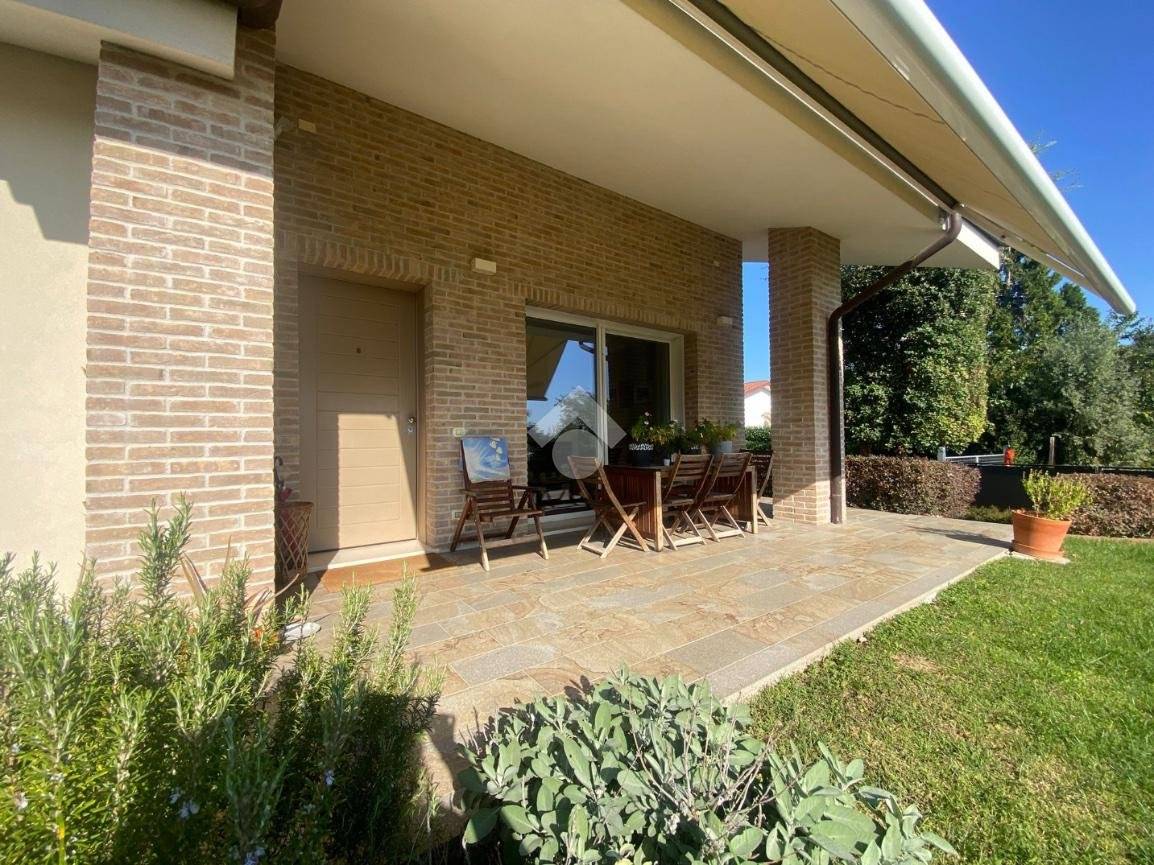 3 chambres Villa à Due Carrare, Italy No. 90280